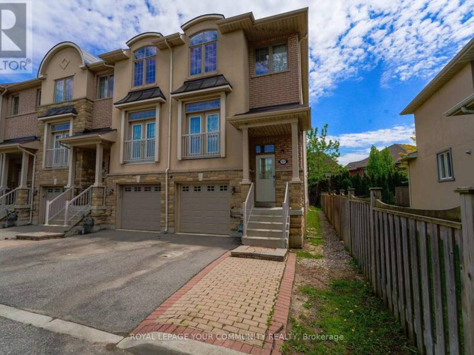 11 - 9205 BATHURST STREET, Richmond Hill, Ontario L4C 0V9