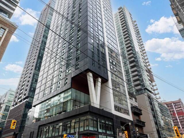 2108 - 357 KING STREET W Toronto Ontario, M5V 1K1