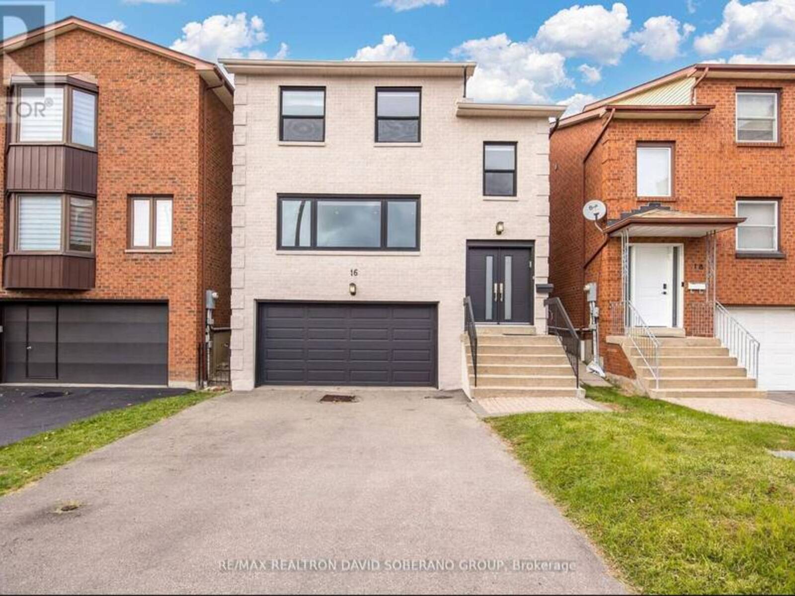 16 BLAIRVILLE ROAD, Toronto, Ontario M3H 5Y5