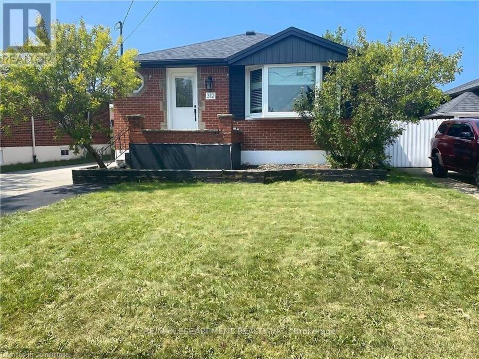 312 EAST 45TH STREET, Hamilton, Ontario L8T 3K8