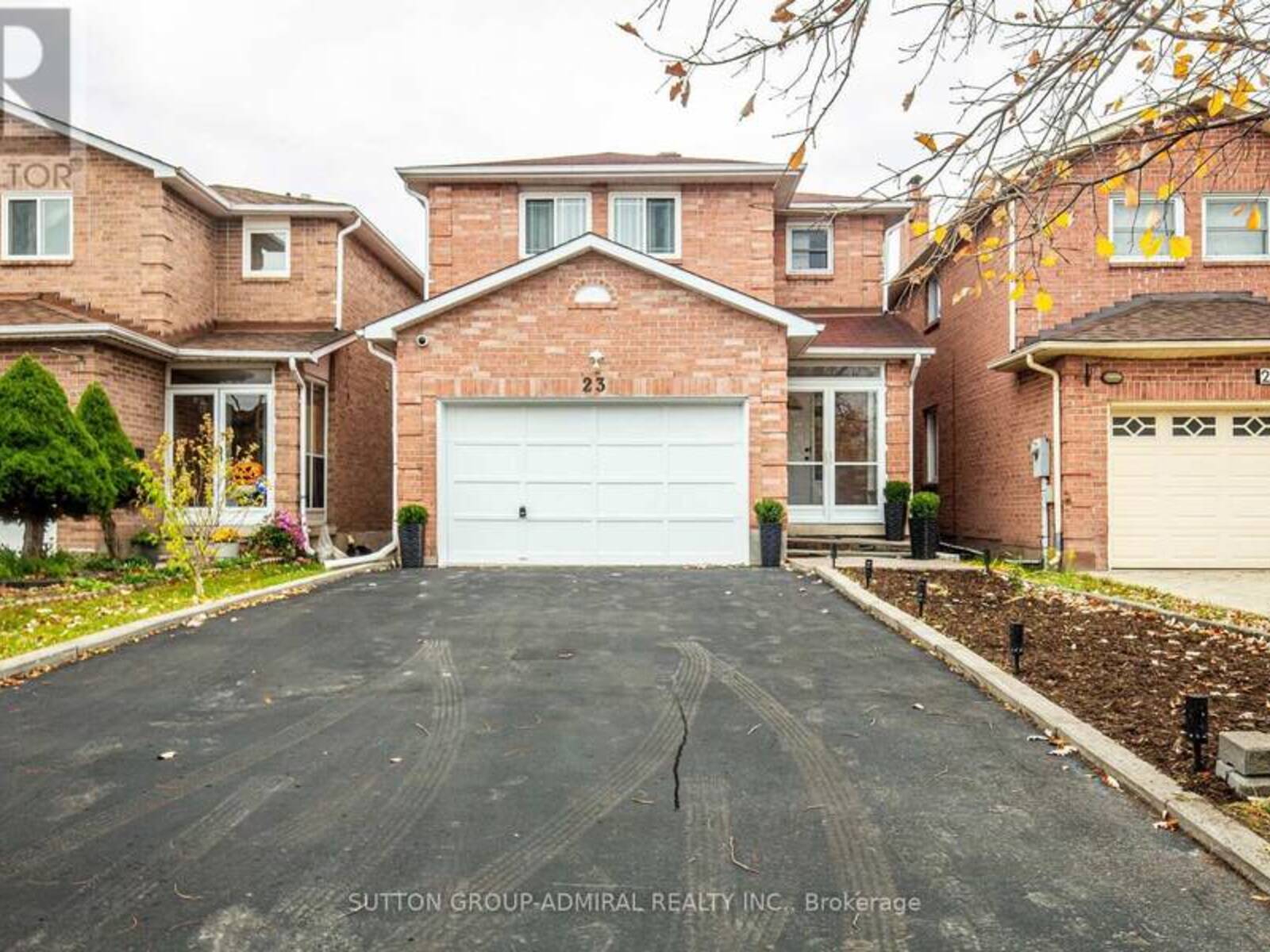 23 MILLBANK COURT, Vaughan, Ontario L4J 6B9