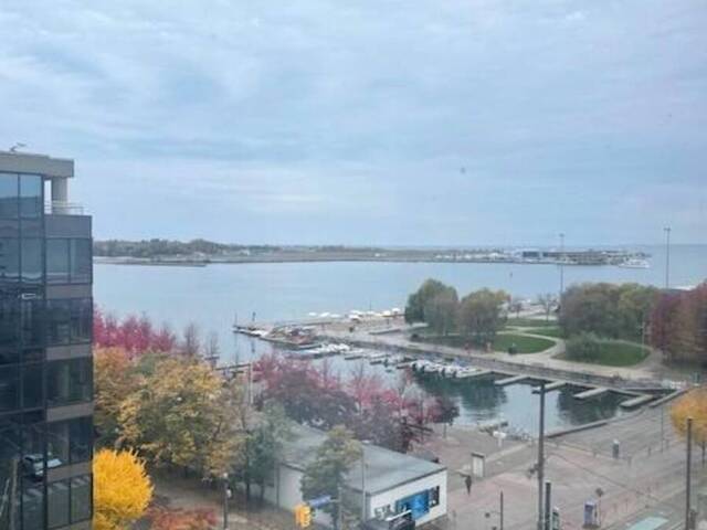 801 - 270 QUEENS QUAY BOULEVARD W Toronto Ontario, M5J 2N4