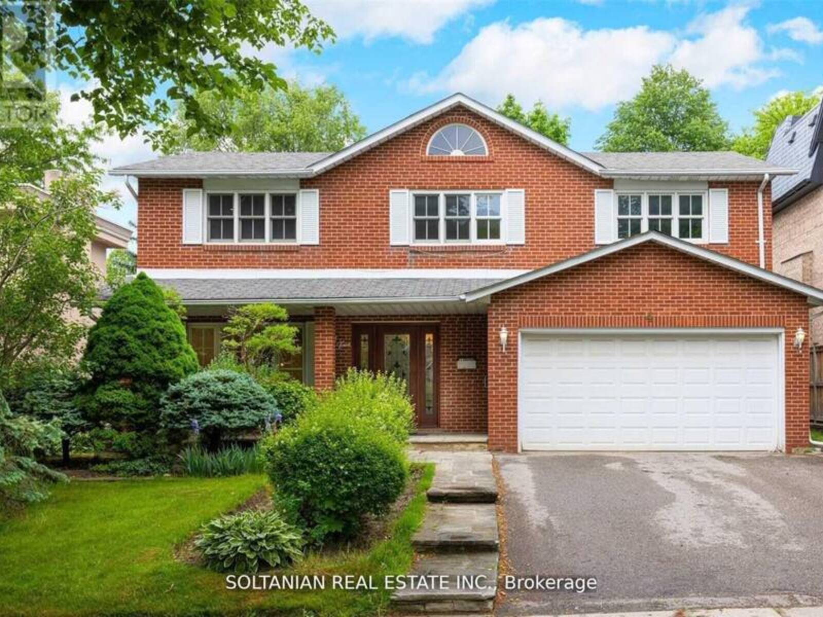 4 CHIPSTEAD ROAD, Toronto, Ontario M3B 3E6