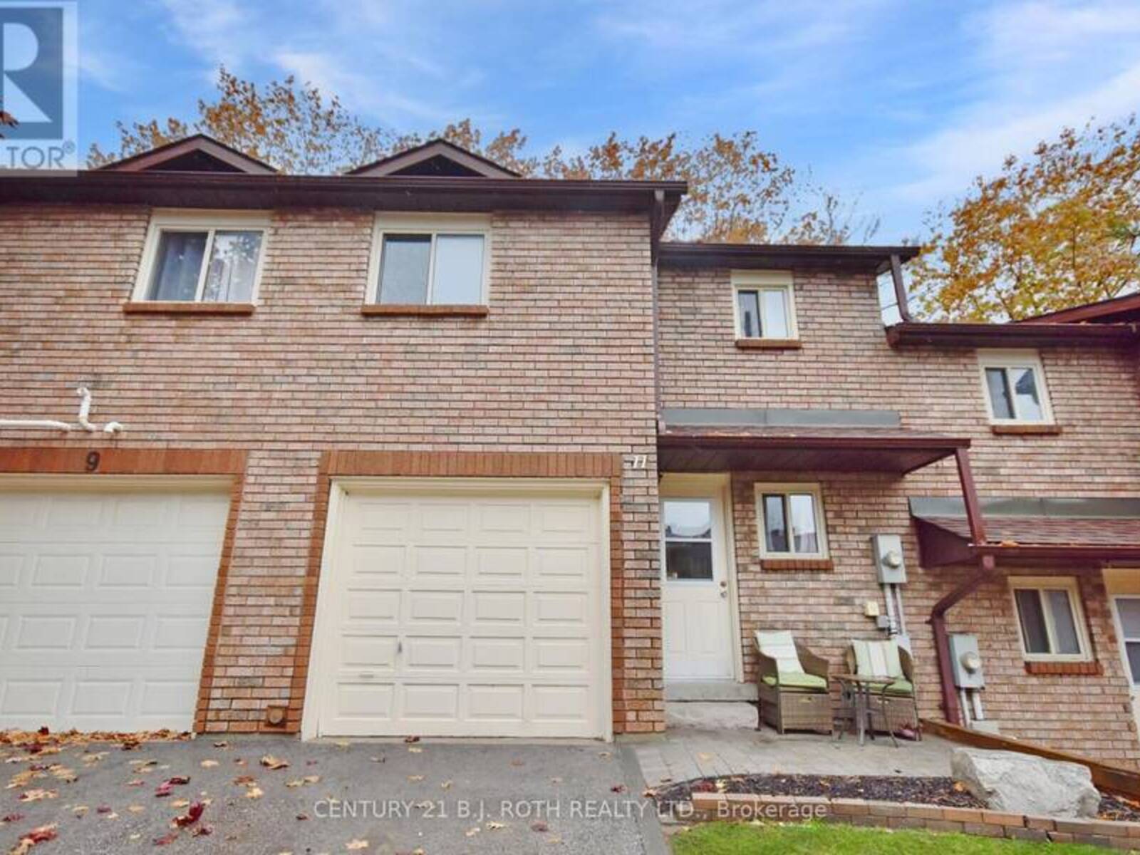 11 PHEASANT TRAIL, Barrie, Ontario L4N 6W4