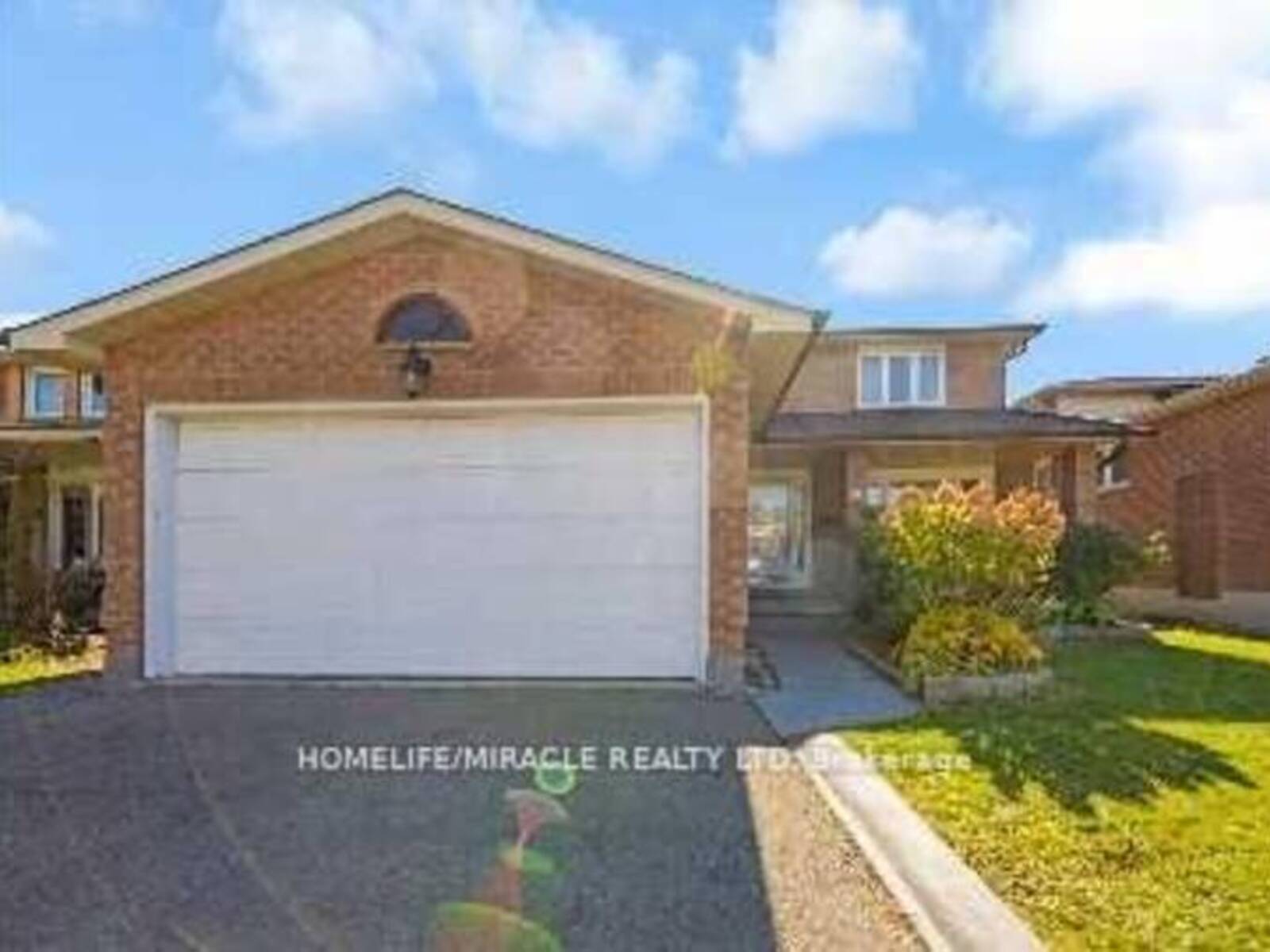 40 MINGLEHAZE DRIVE, Toronto, Ontario M9V 4W8