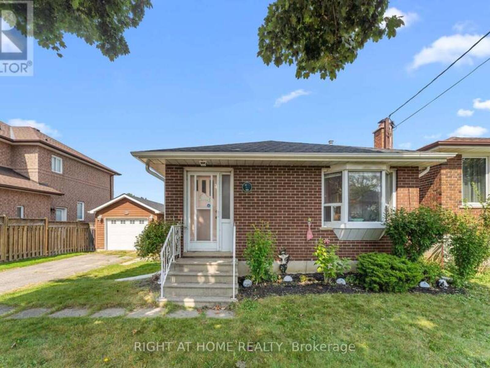 50 LILAC AVENUE, Toronto, Ontario M9M 1G3