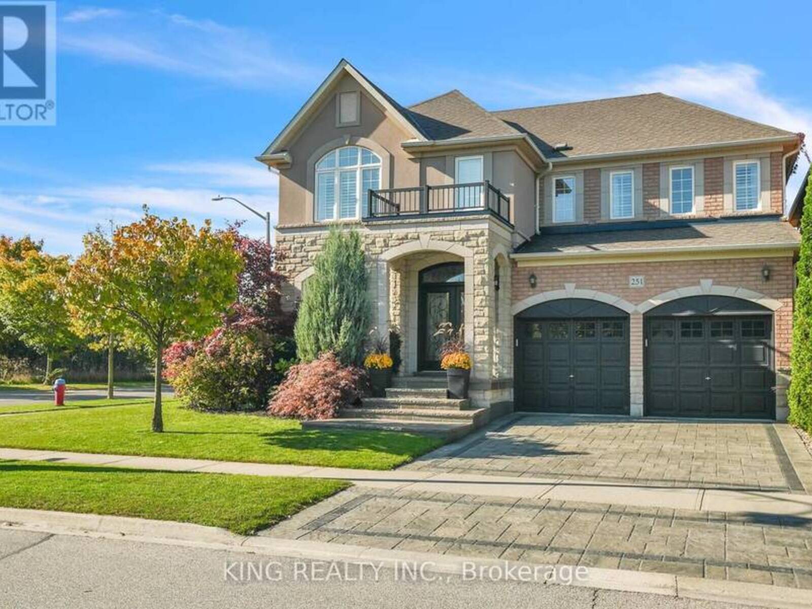 251 BEECHTREE CRESCENT, Oakville, Ontario L6L 0A5