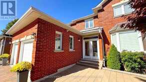 27 LEICESTER ROAD | Richmond Hill Ontario | Slide Image Two