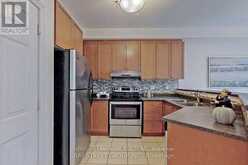 70 GOLDENWOOD CRESCENT | Markham Ontario | Slide Image Ten