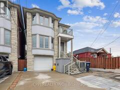 2C BEXLEY CRESCENT Toronto Ontario, M6N 2P5