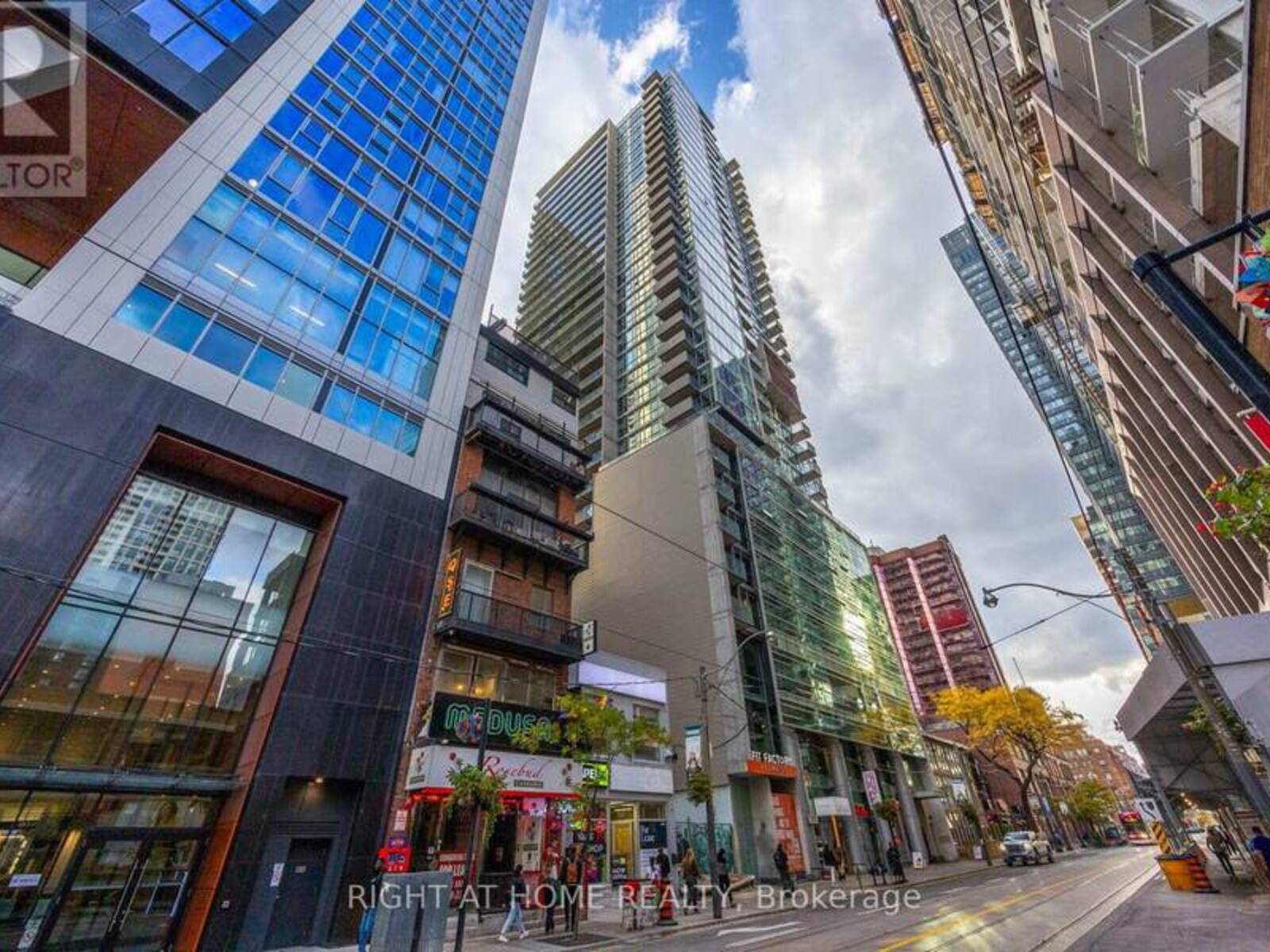 2302 - 375 KING STREET W, Toronto, Ontario M5V 1K1