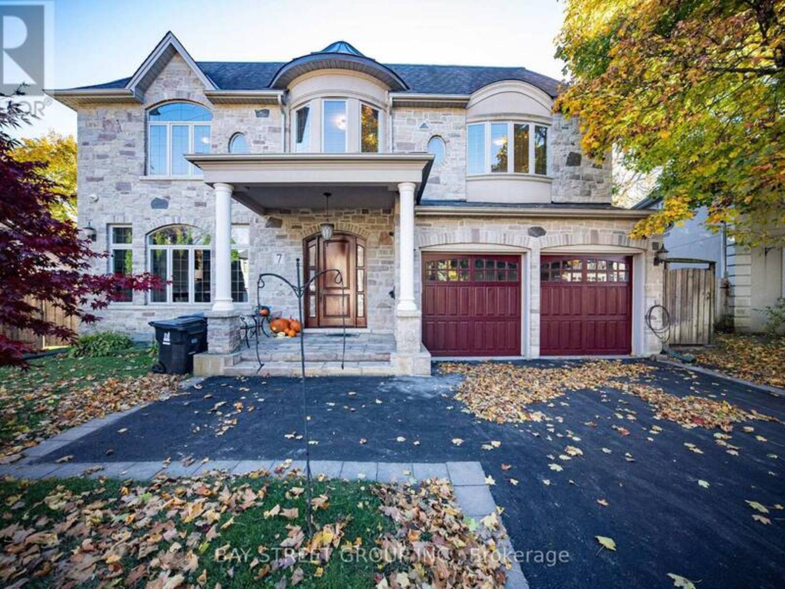 7 MERREDIN PLACE, Toronto, Ontario M3B 1S7