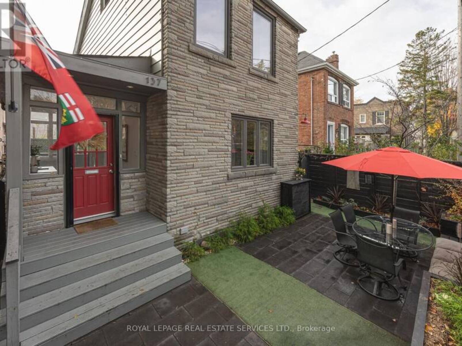 137 BENSON AVENUE, Toronto, Ontario M6G 2J2