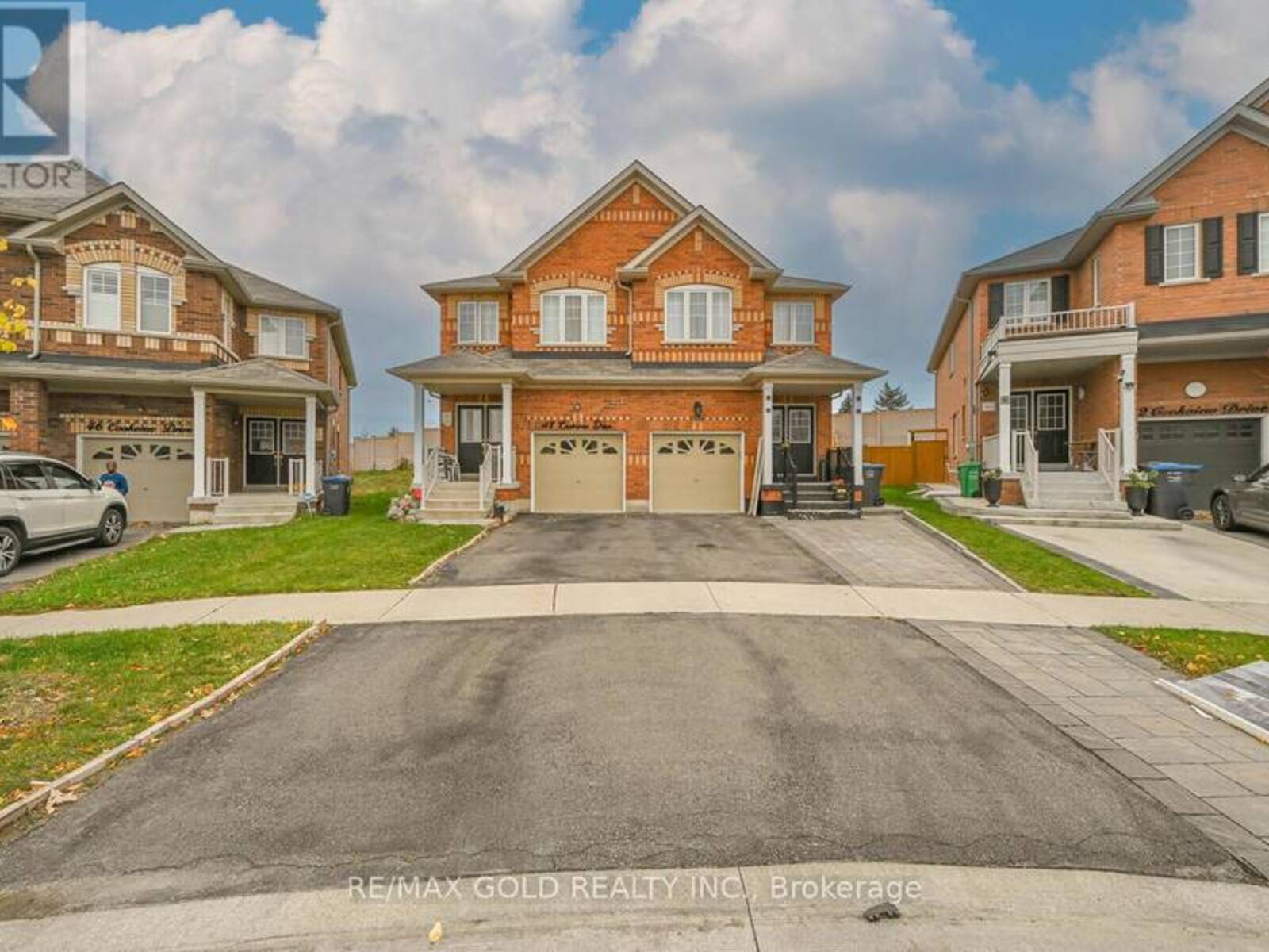 48 COOKVIEW DRIVE, Brampton, Ontario L6R 3T6