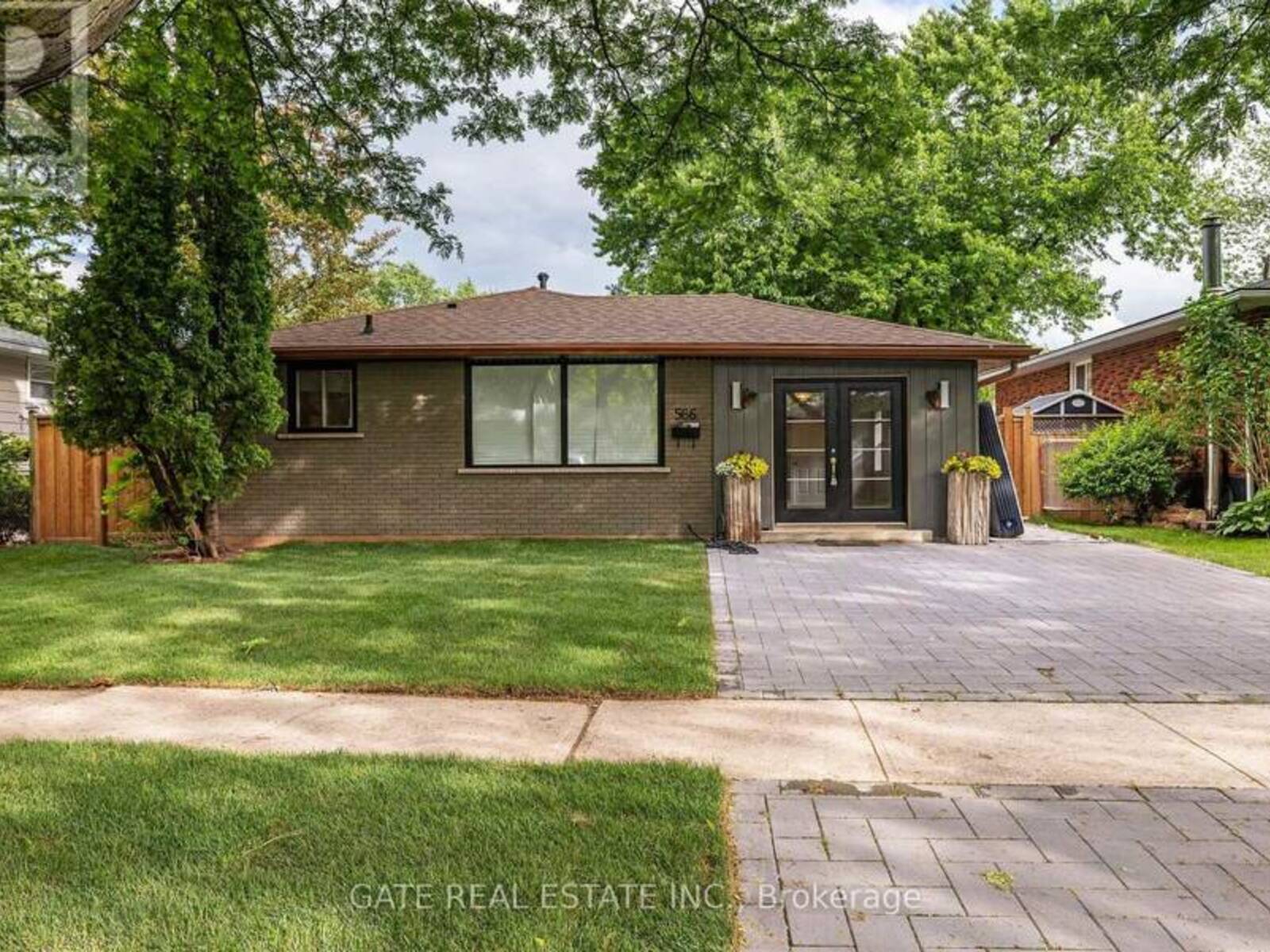 566 LOUISE DRIVE, Burlington, Ontario L7L 2T9