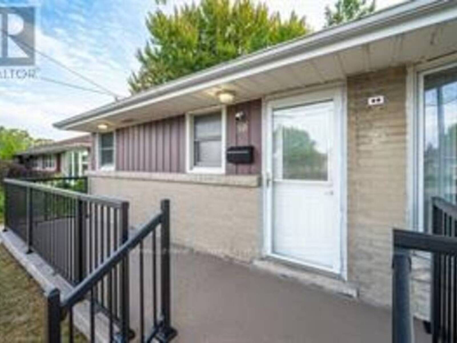 50 BEACON AVENUE, Hamilton, Ontario L8T 2N5