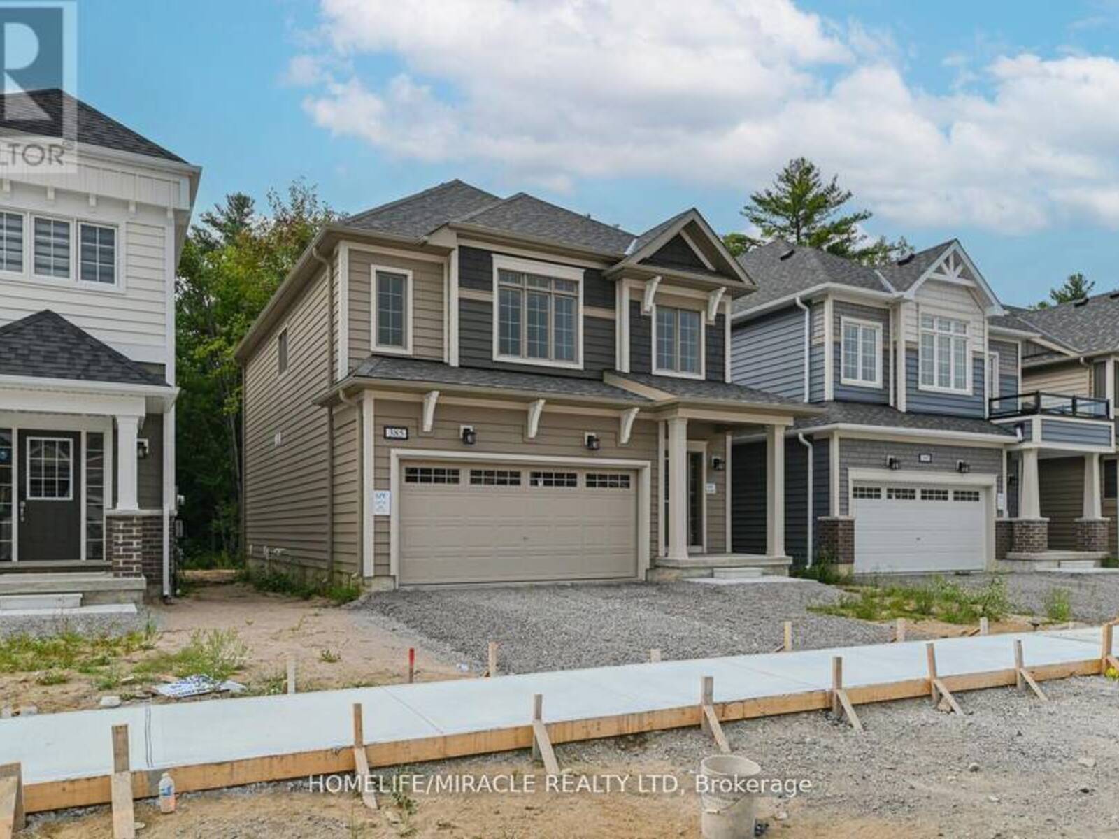 385 BEECHWOOD FOREST LANE, Gravenhurst, Ontario P1P 0H8