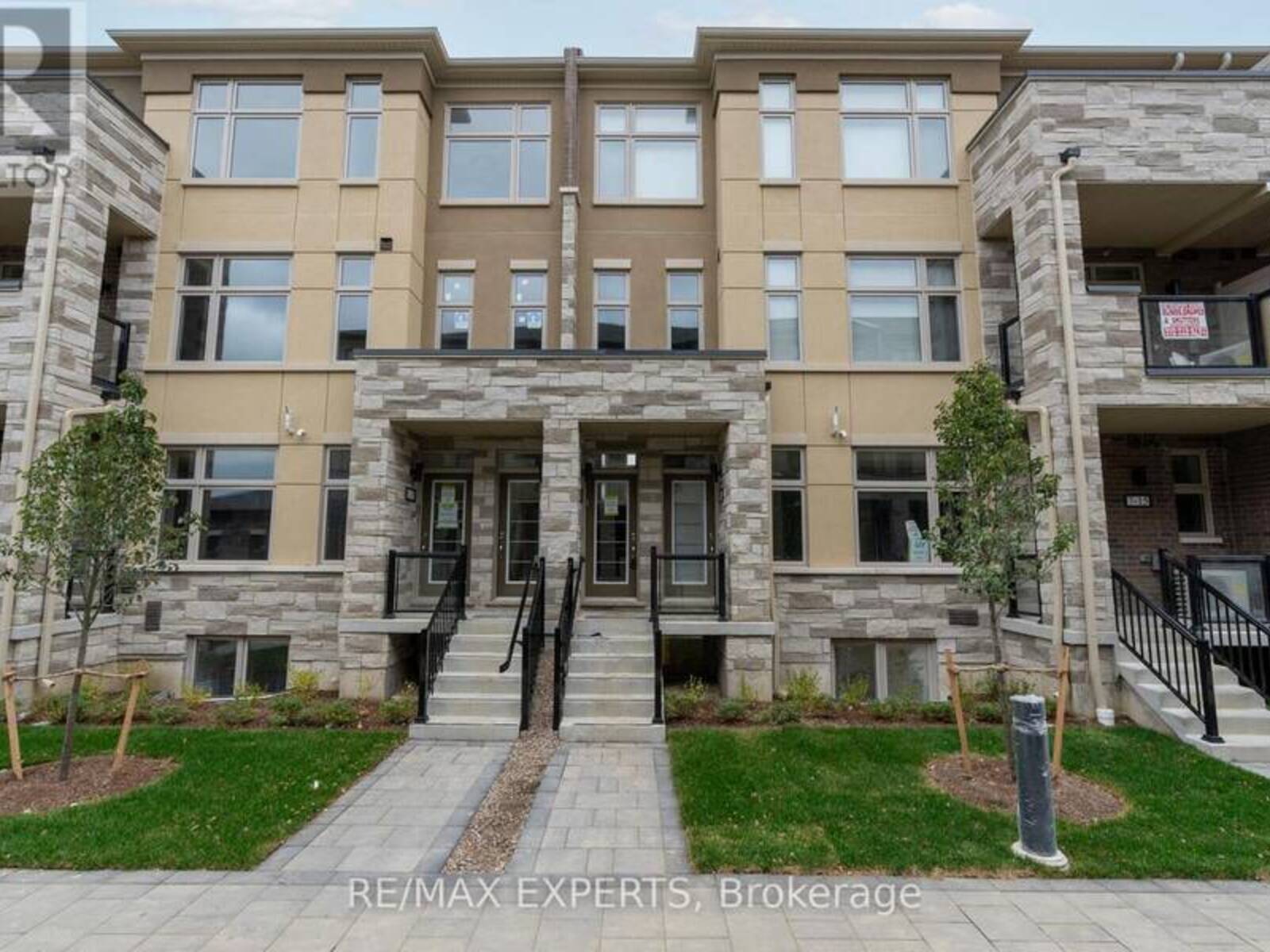 8 - 15 FIELDRIDGE CRESCENT, Brampton, Ontario L6R 0C2