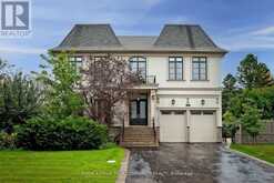 16 CLARIDGE DRIVE | Richmond Hill Ontario | Slide Image One