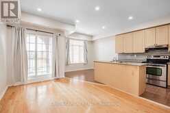 22 - 38 GREENSBOROUGH VILLAG CIRCLE | Markham Ontario | Slide Image Thirteen