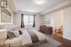 22 - 38 GREENSBOROUGH VILLAG CIRCLE | Markham Ontario | Slide Image Three