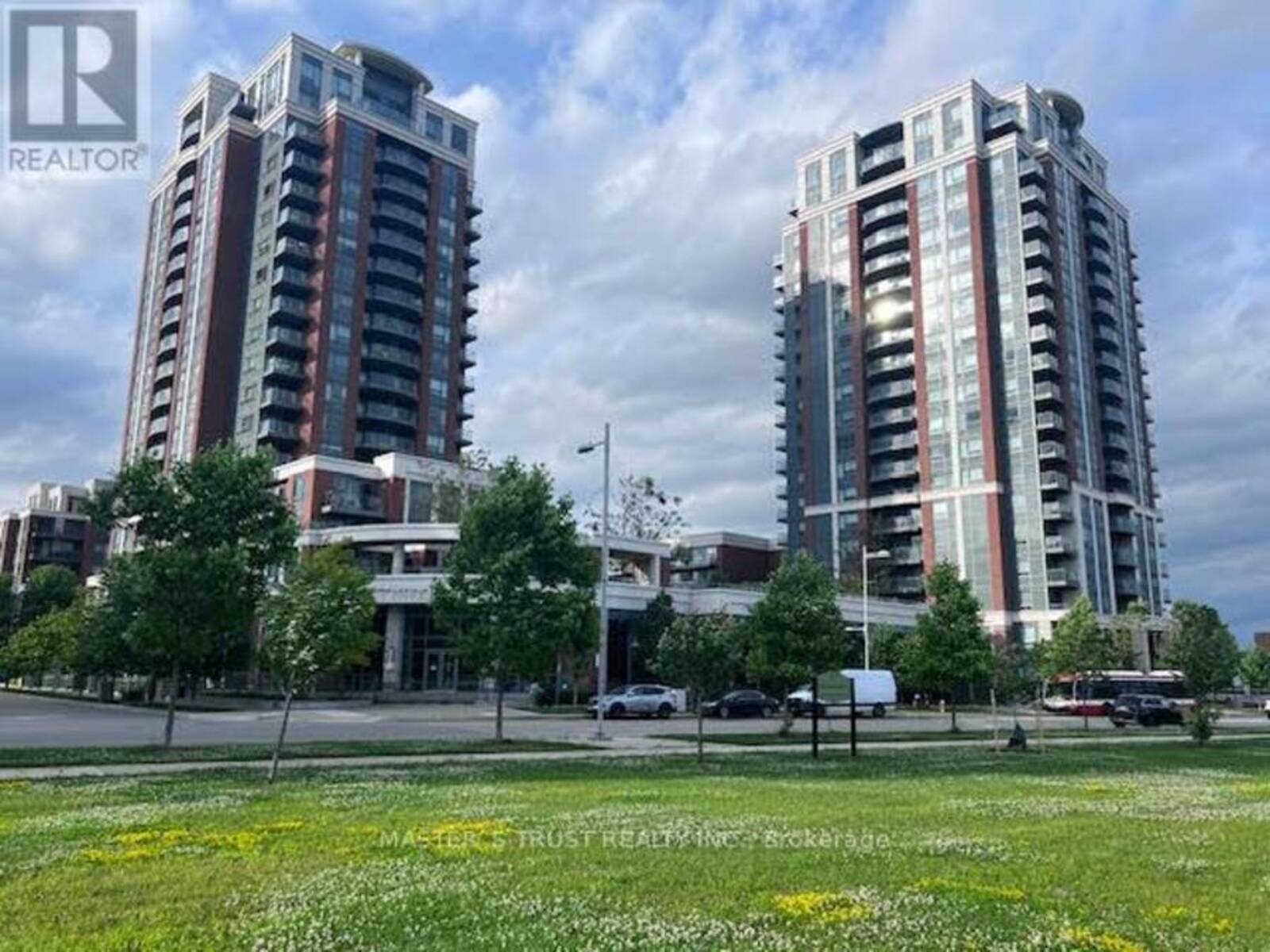 2102 - 8200 BIRCHMOUNT ROAD, Markham, Ontario L3R 9W1