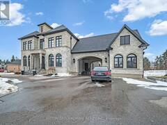 3 VANVALLEY DRIVE Whitchurch-Stouffville Ontario, L4A 2E1