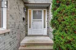 11 WILLOWTREE COURT | Hamilton Ontario | Slide Image Four