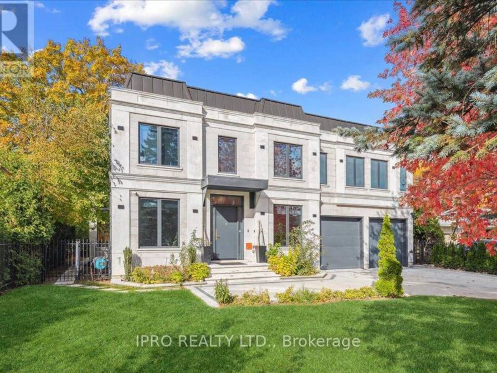 1453 SEAGRAM AVENUE S, Oakville, Ontario L6L 1W9