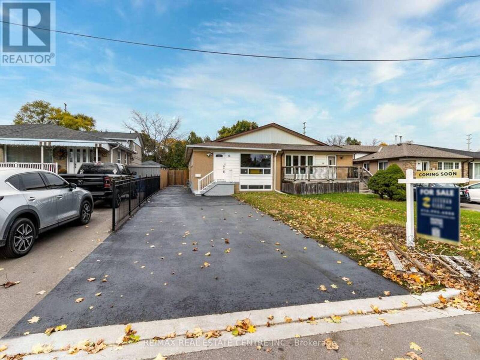 36 CHATSWORTH DRIVE, Brampton, Ontario L6X 2L9