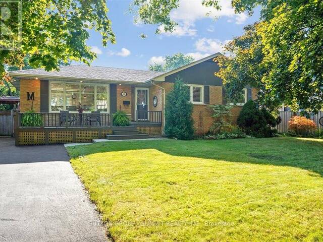 486 LEES LANE Oakville Ontario, L6L 4T2