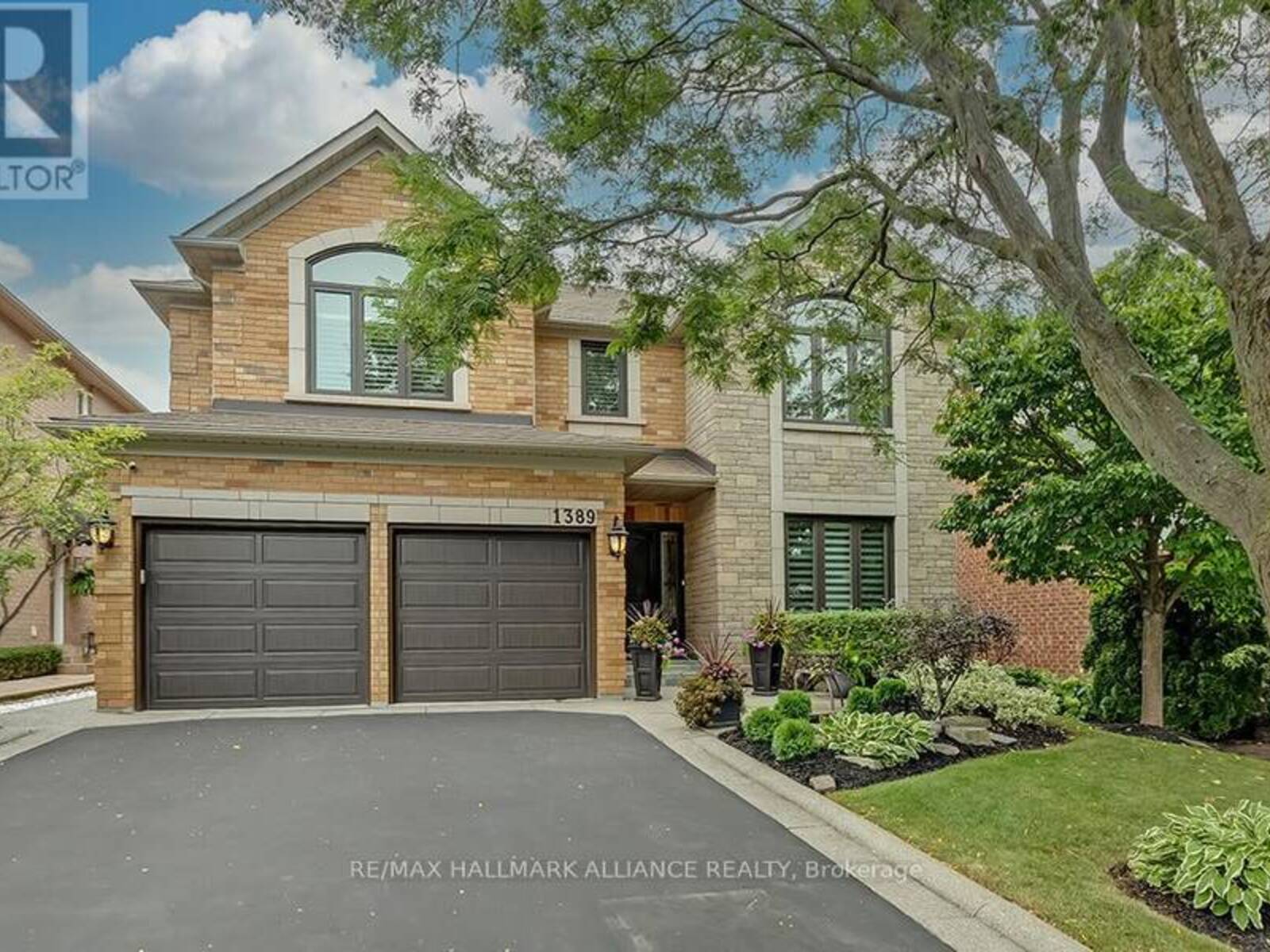 1389 CREEKWOOD TRAIL, Oakville, Ontario L6H 6C7