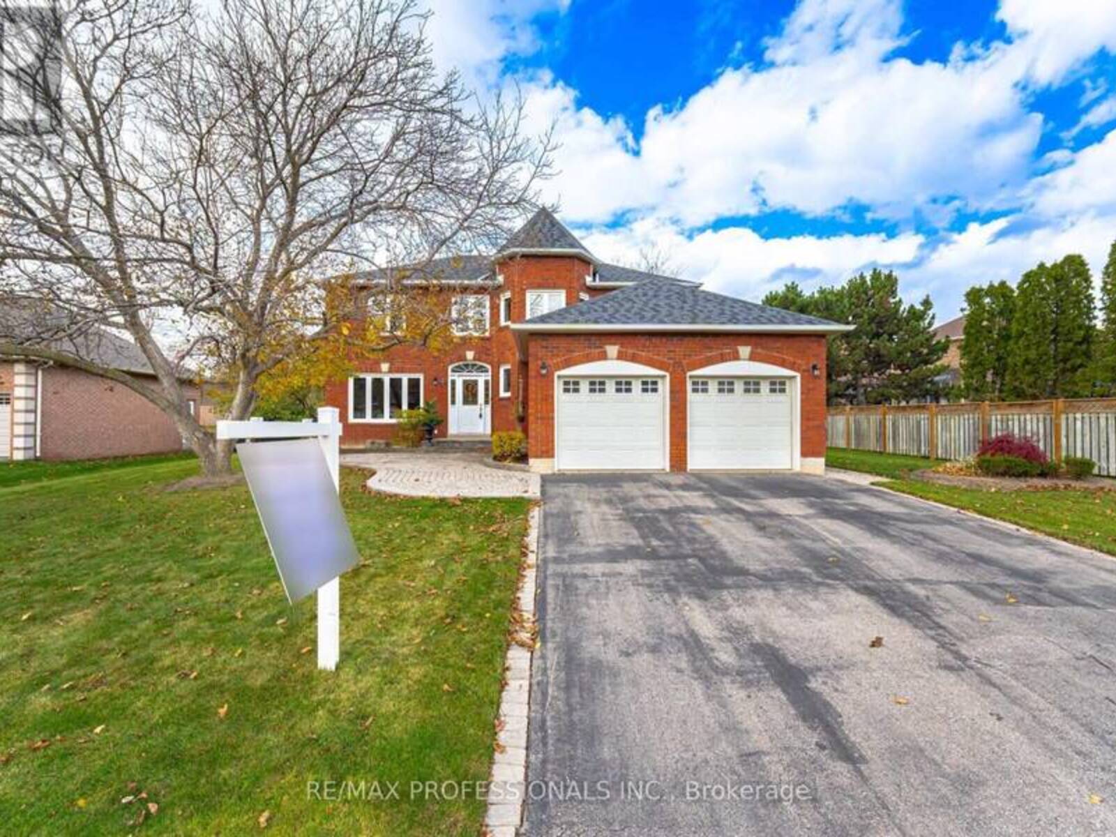 4 CHRISTIE DRIVE, Brampton, Ontario L6Z 3H6