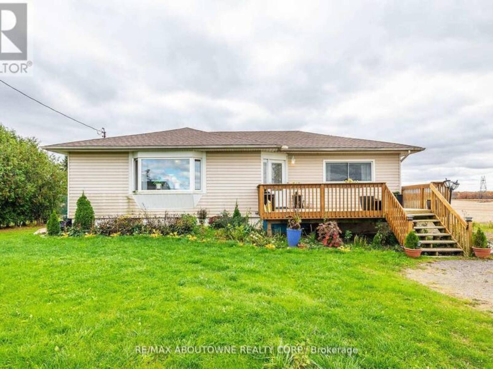 9382 SILVER STREET, West Lincoln, Ontario L0R 1E0