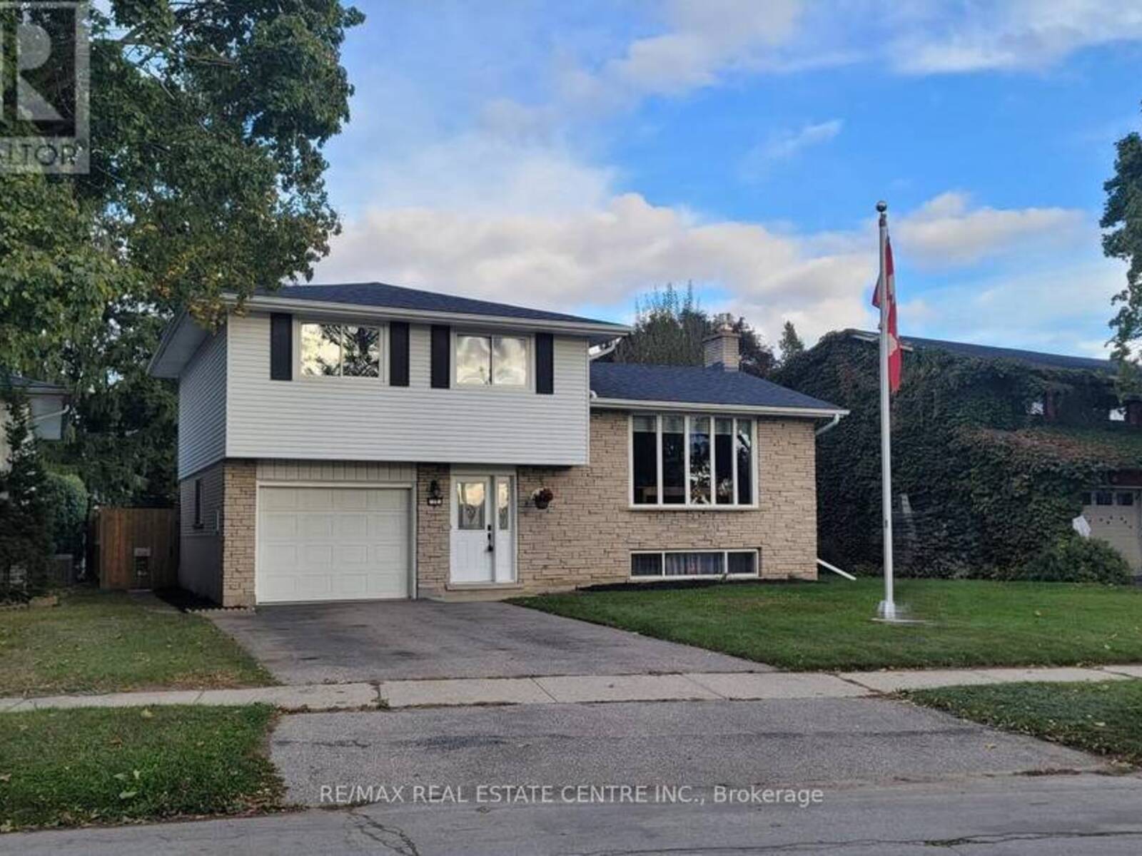 18 DREGER AVENUE, Kitchener, Ontario N2A 2A3