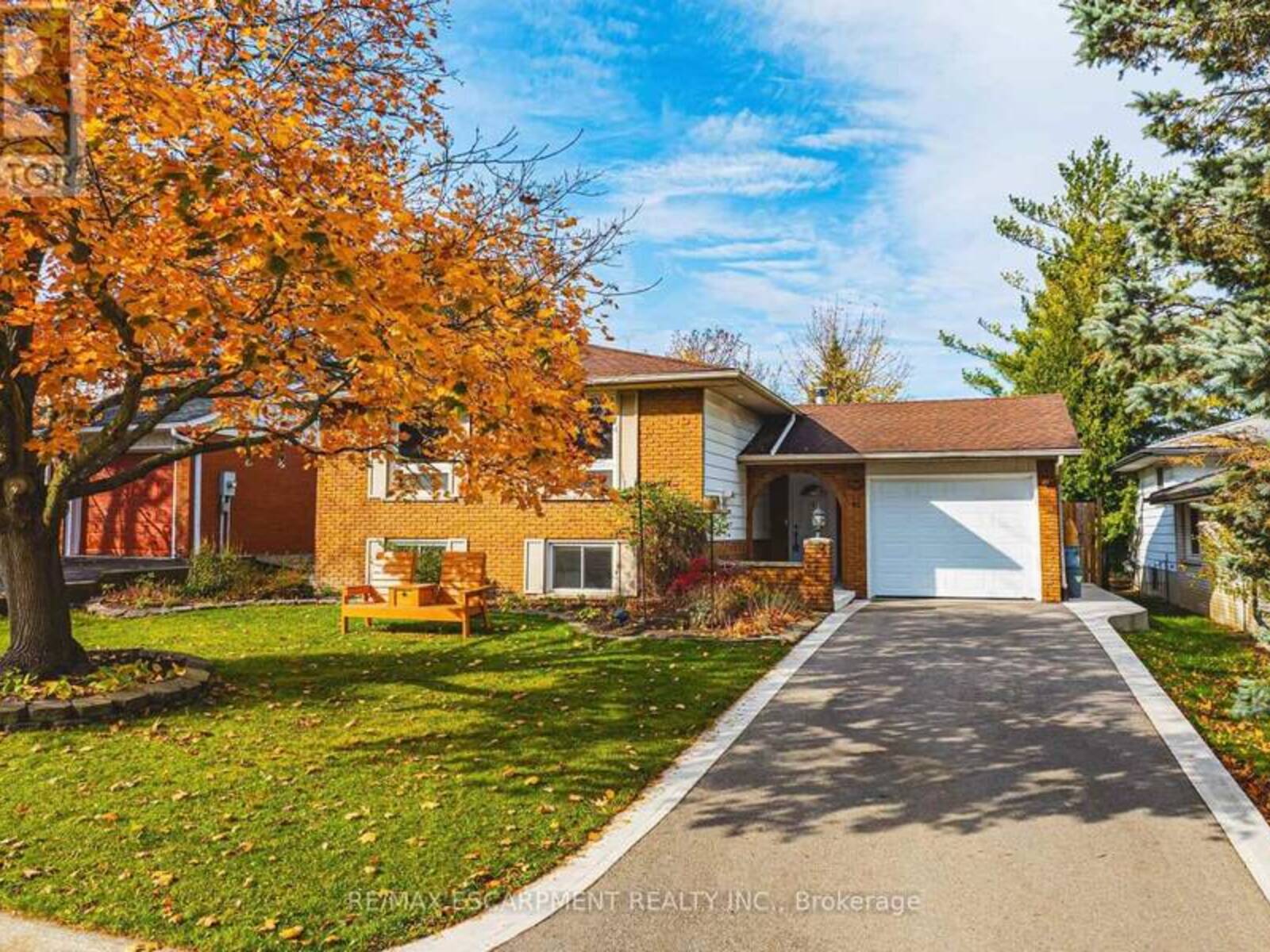 81 SKYLINE DRIVE, Hamilton, Ontario L9H 3S3