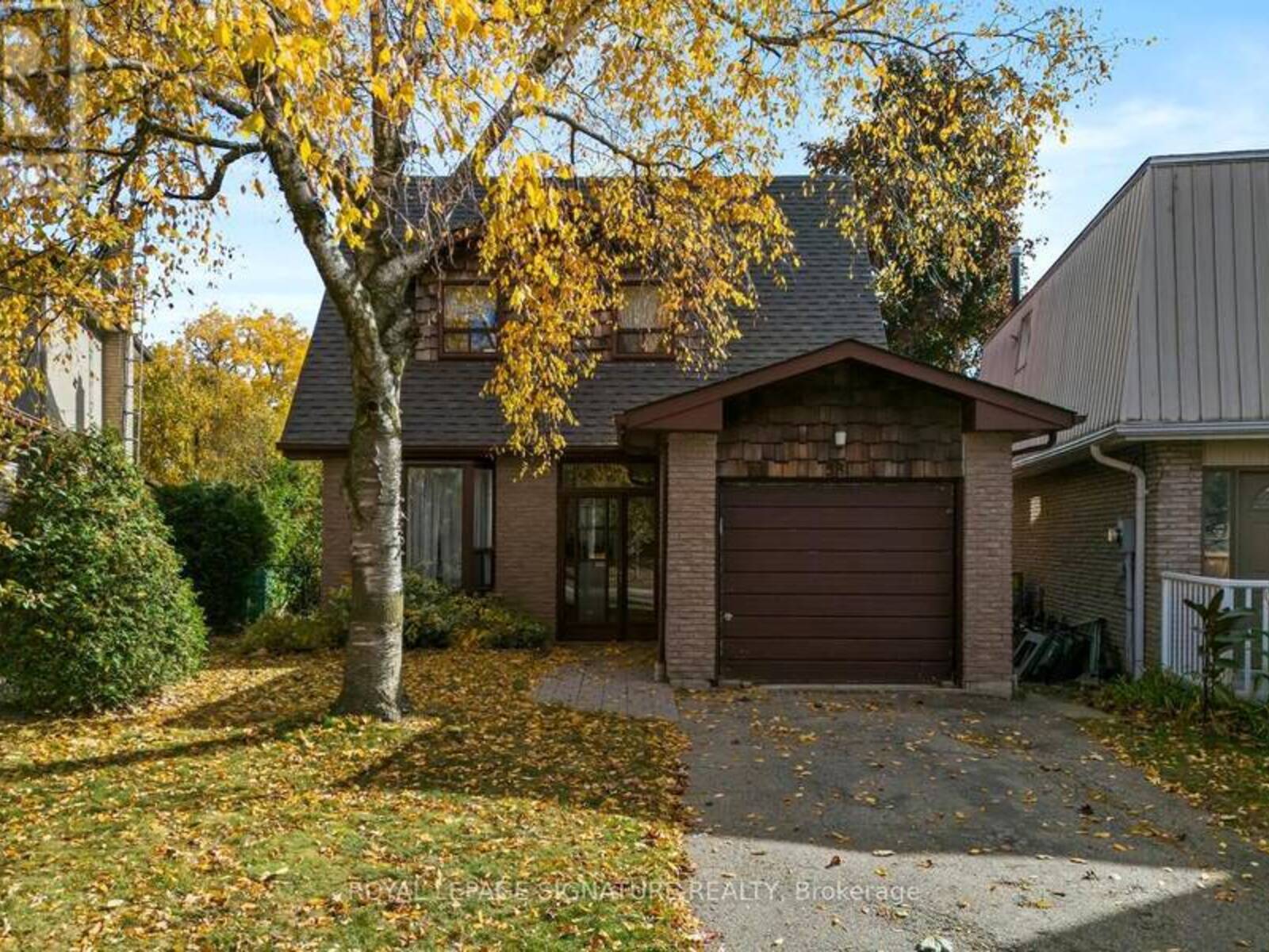 581 STONEBRIDGE LANE N, Pickering, Ontario L1W 3A6