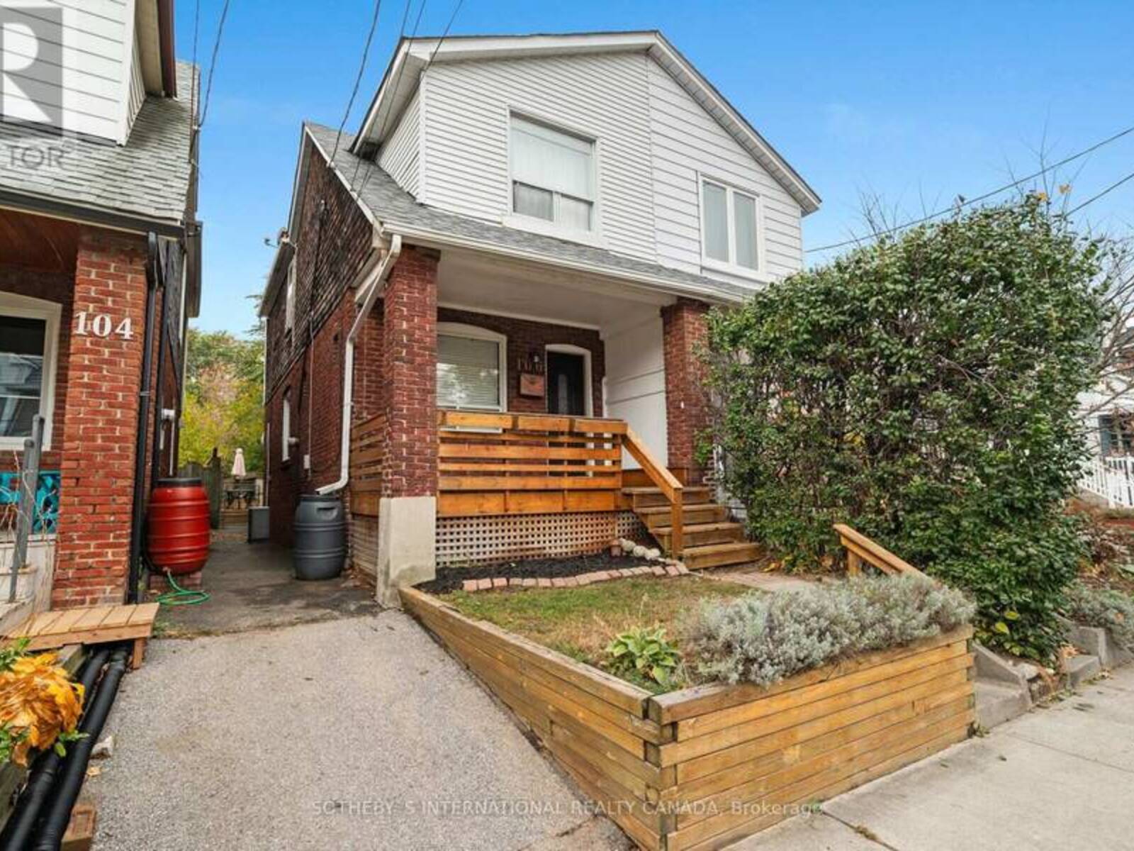 106 GLEDHILL AVENUE, Toronto, Ontario M4C 5K8