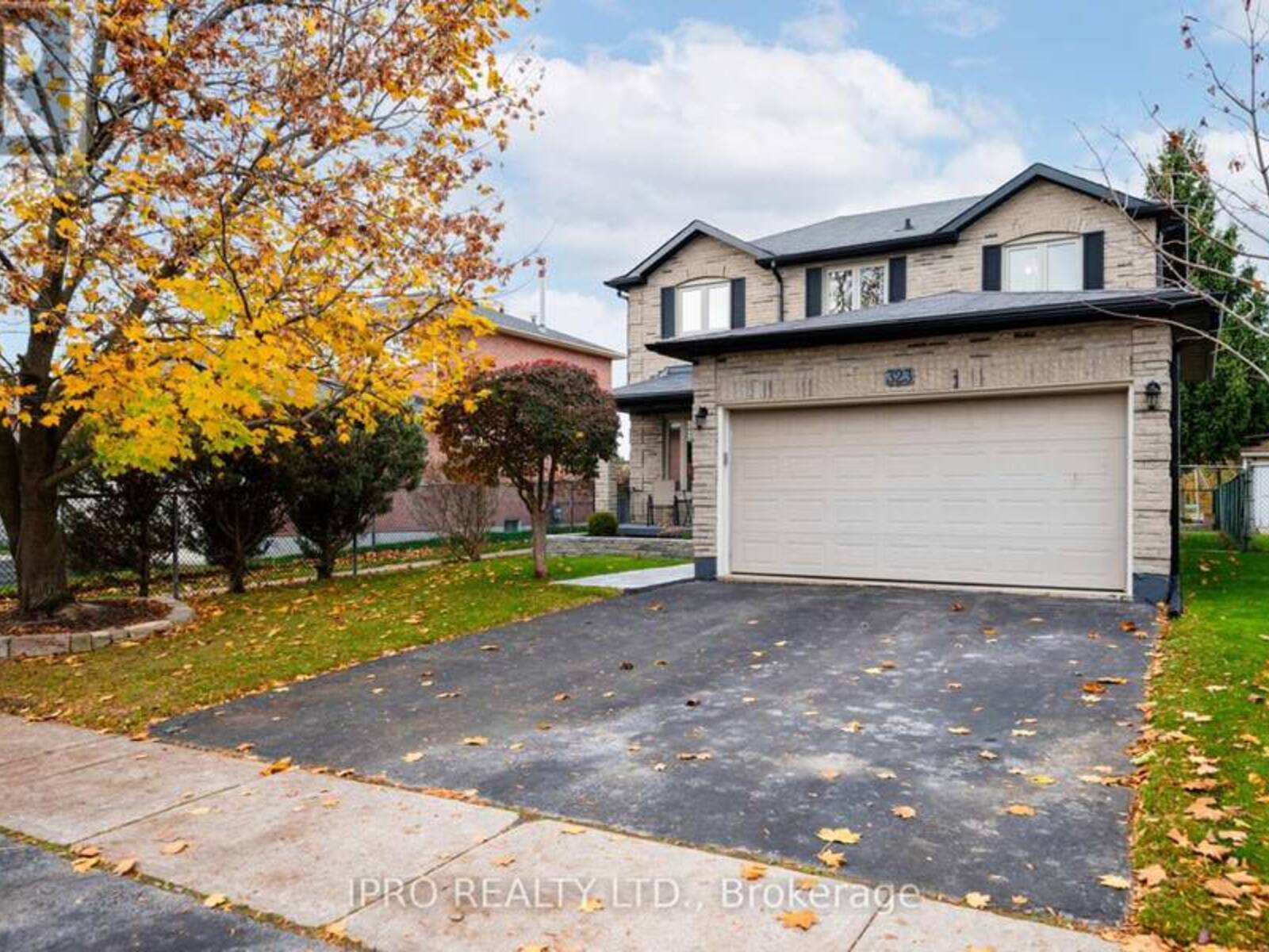 323 BAILEY DRIVE, Orangeville, Ontario L9W 4M3