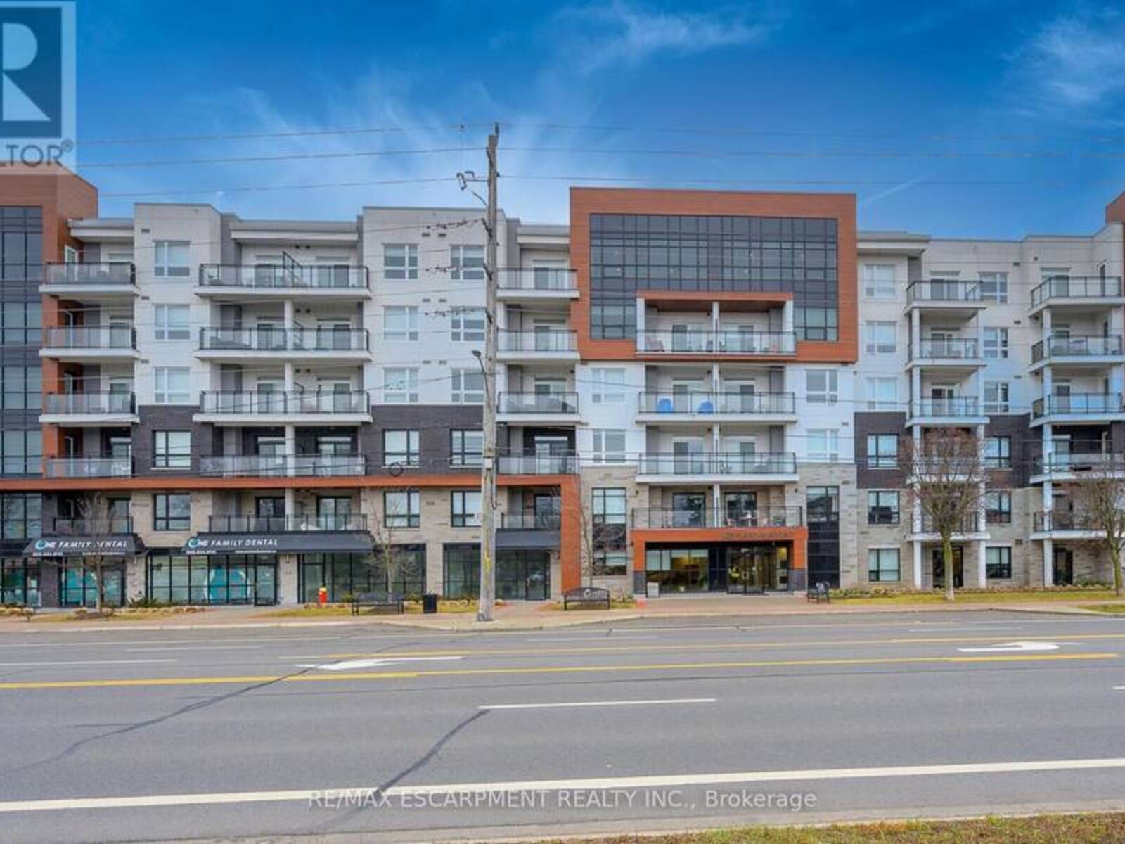 220 - 320 PLAINS ROAD E, Burlington, Ontario L7T 0C1