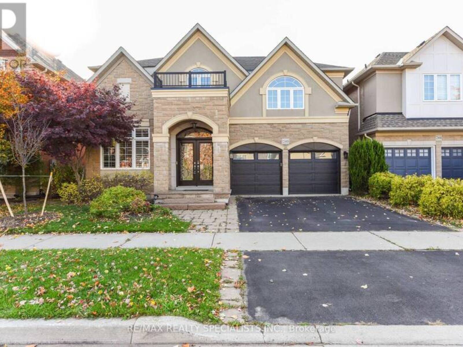 240 BUTTERFLY LANE, Oakville, Ontario L6L 6V4