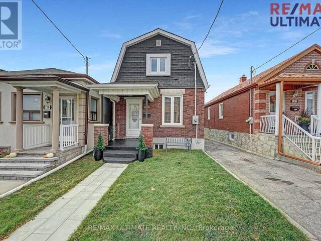 240 ROSETHORN AVENUE Toronto Ontario, M6M 3L1