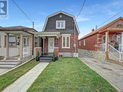 240 ROSETHORN AVENUE Toronto Ontario, M6M 3L1