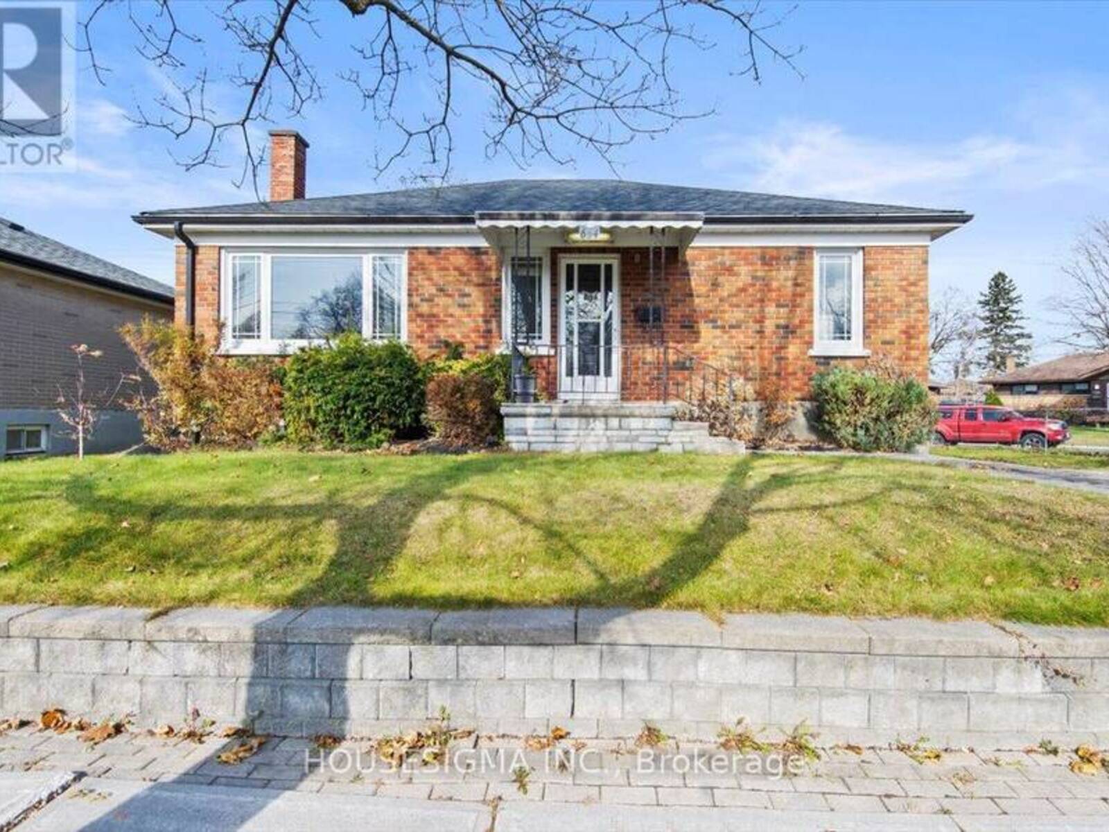 664 CRAWFORD PLACE, Peterborough, Ontario K9J 3X3