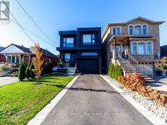 70 CHAMBERLAIN AVENUE Toronto Ontario, M6E 4K1