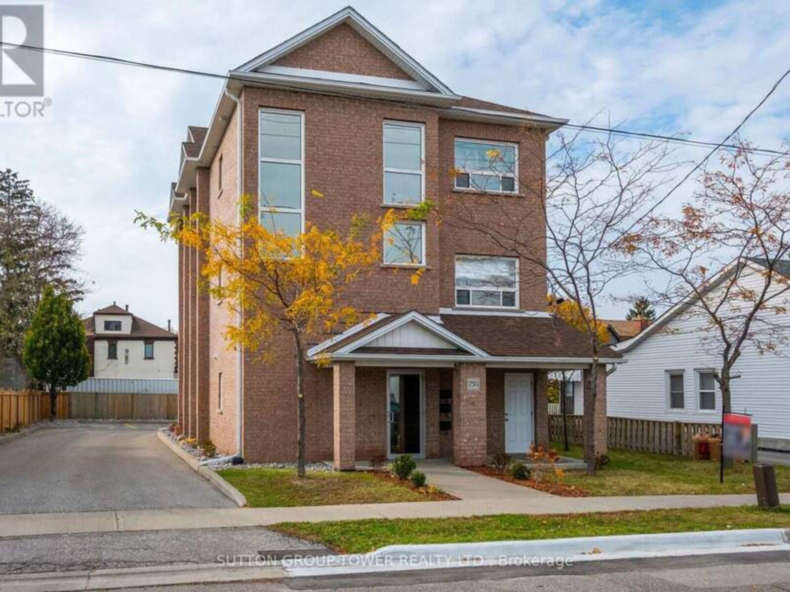 750 ALBERT STREET, Oshawa, Ontario L1H 4T6