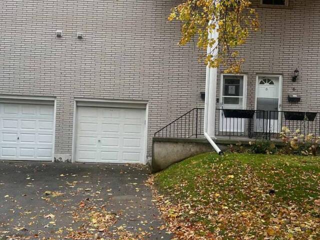 5 - 11 COLMAR PLACE Hamilton Ontario, L9H 4L1