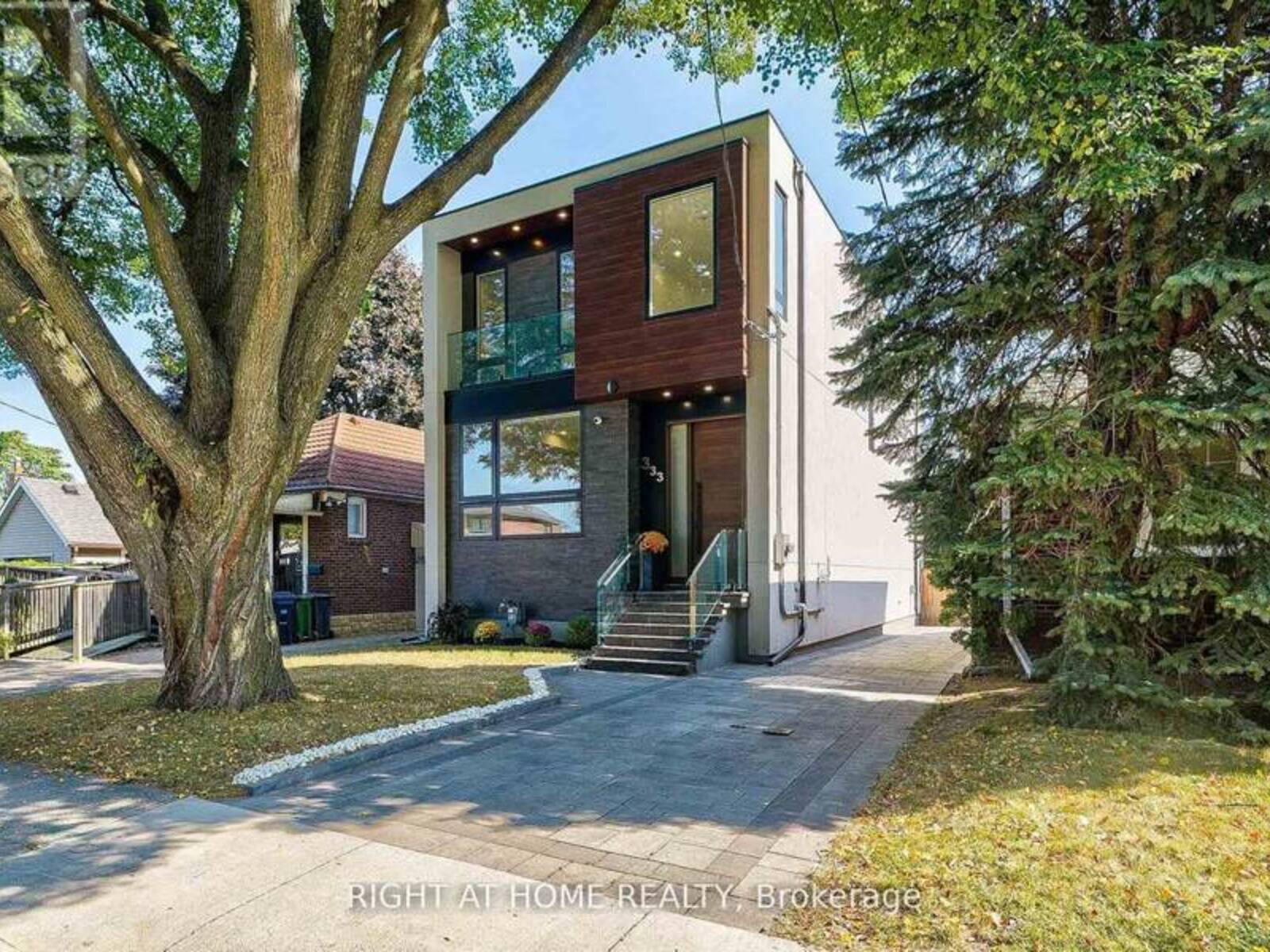 333 WOODMOUNT AVENUE, Toronto, Ontario M4C 4A4