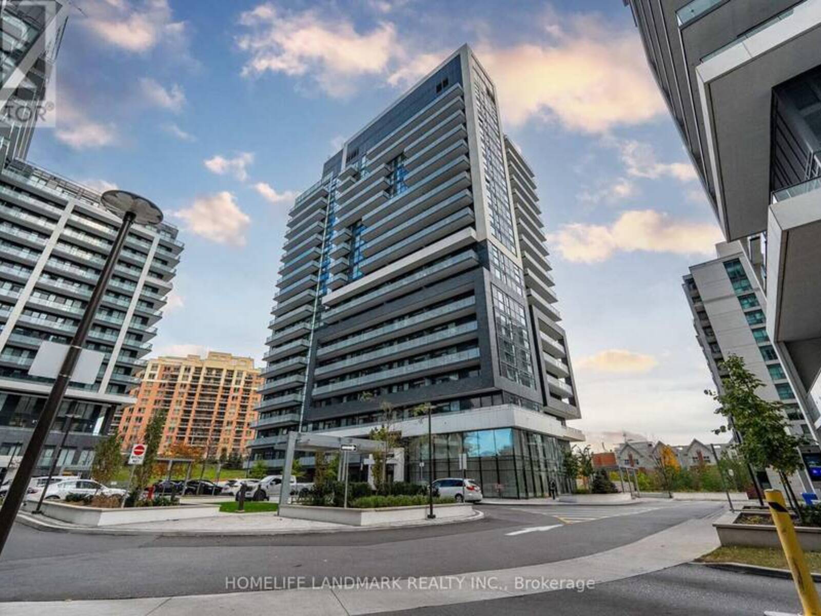 1404 - 75 ONEIDA CRESCENT, Richmond Hill, Ontario L4B 0H3