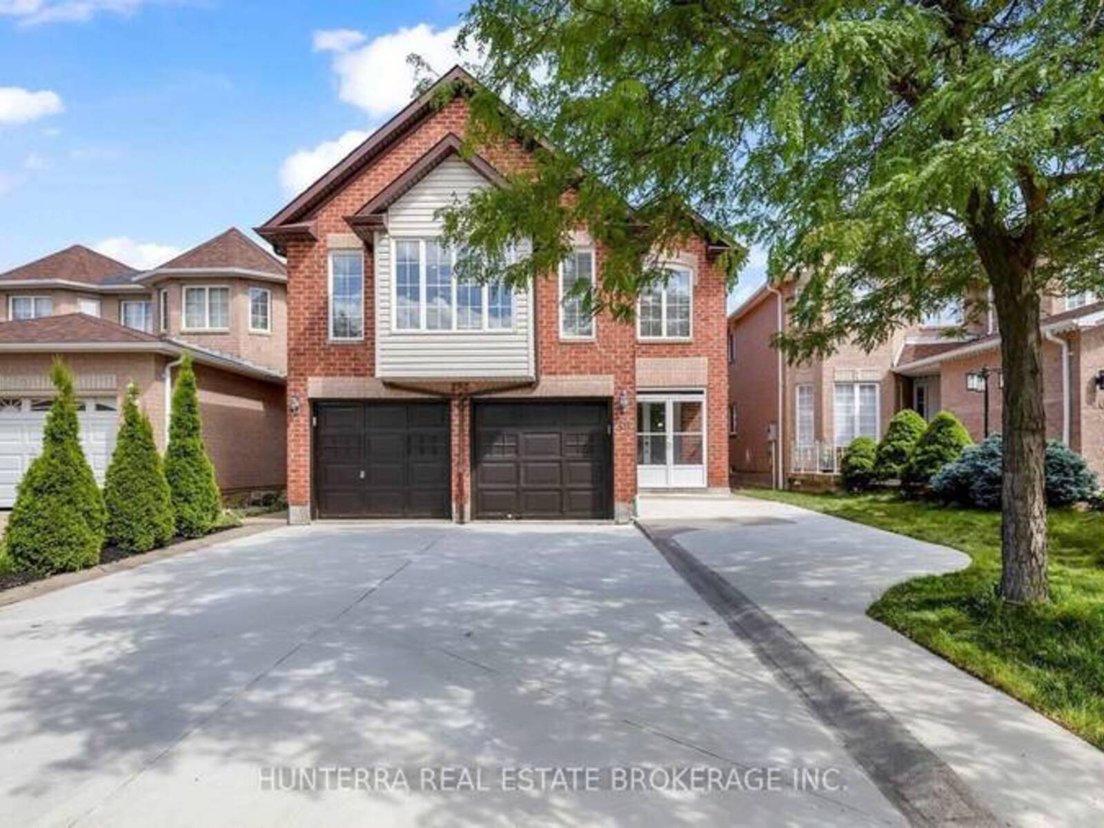 38 PEBBLESTONE CIRCLE, Brampton, Ontario L6X 4N2